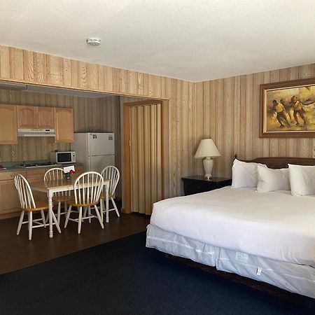 Saddle & Surrey Motel Estes Park Ruang foto